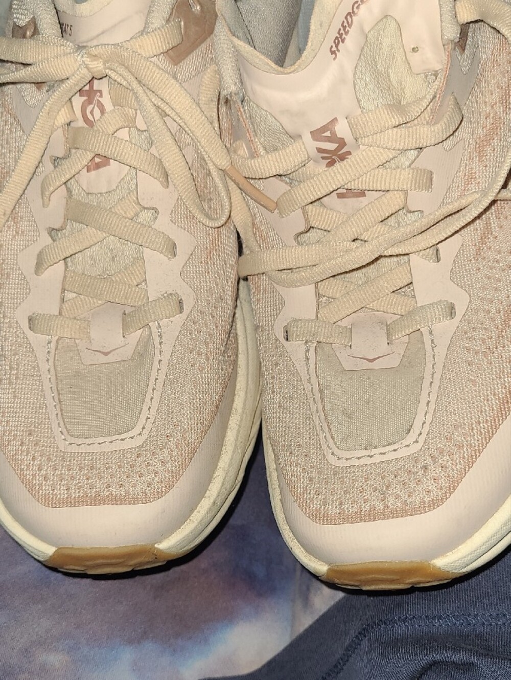 Hoka Women's Speedgoat 5 Beige/Pink Road Trainer Vibram Gum Sole 6.5B
